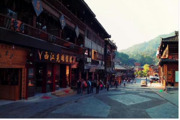 過年去苗寨,美女私下遞給你“個人用品”別亂接 過年去苗寨,美女私下遞給你“個人用品”別亂接