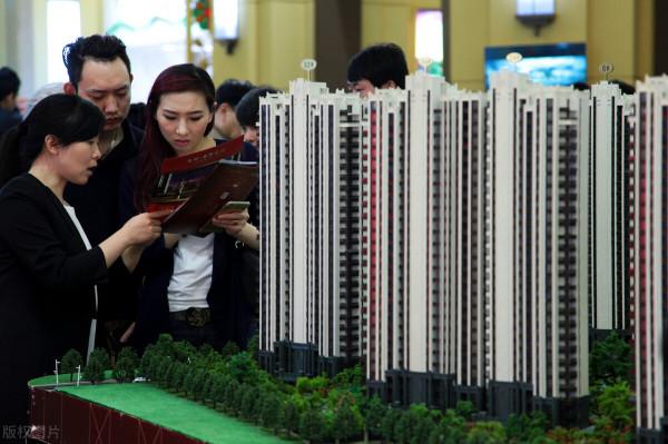 購房去售樓處還是找中介?知道本質區別以後,你會怎麼選? 購房去售樓處還是找中介?知道本質區別以後,你會怎麼選?