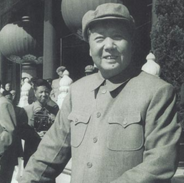 錢學森參加國宴,卻發現自己座位被佔,毛主席:你的名字是我劃的 錢學森參加國宴,卻發現自己座位被佔,毛主席:你的名字是我劃的