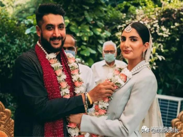 印度一新娘在婚禮上穿西褲被網友狂噴,網友:你應該去自殺 印度一新娘在婚禮上穿西褲被網友狂噴,網友:你應該去自殺