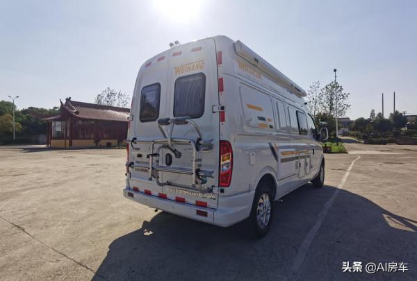 無中門衛航B型房車，帶大衣櫃、洗衣機和3人床鋪，堪稱空間魔術師