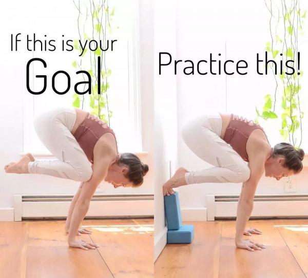 練瑜伽，輔具是最好的老師（附46個瑜伽常見體式練習方法）