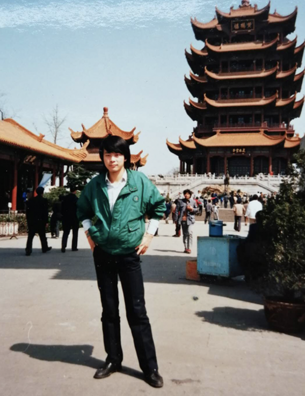 重慶富豪,一個月生活費20萬,破產後妻離子散,80歲母親住養老院 重慶富豪,一個月生活費20萬,破產後妻離子散,80歲母親住養老院