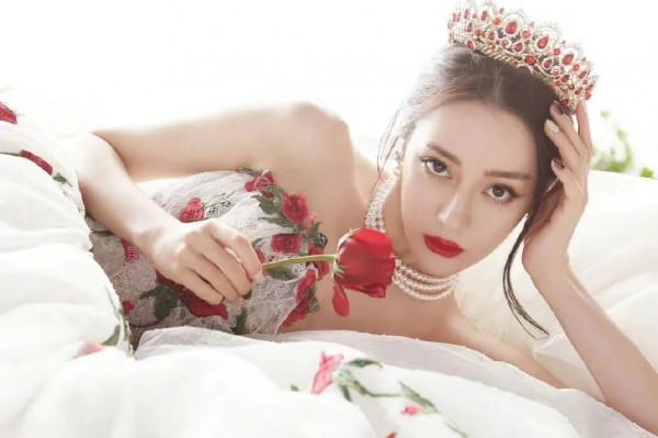 迪麗熱巴紅毯“殺手”，美圖欣賞