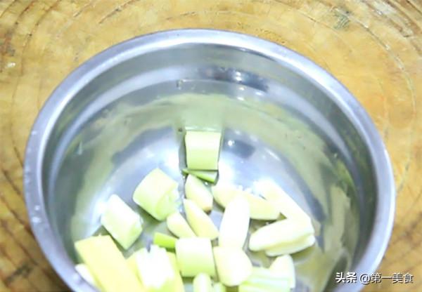 魚塊不只有紅燒，還有香辣做法，廚師長分享做法和技巧，外酥裡嫩