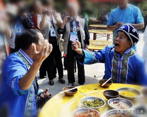 酒桌上猜碼是廣西一直流傳至今的文化現象,但有些風氣也應杜絕 酒桌上猜碼是廣西一直流傳至今的文化現象,但有些風氣也應杜絕