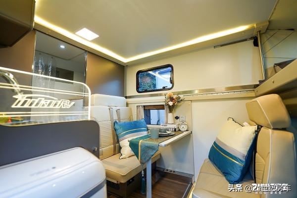 途酷神行太保房車來了,硬頂垂直升降,車高2米,隨意進出車庫 途酷神行太保房車來了,硬頂垂直升降,車高2米,隨意進出車庫