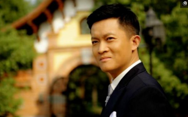 這二位明星,兩個不同的姓,卻是親兄弟,你相信嗎? 這二位明星,兩個不同的姓,卻是親兄弟,你相信嗎?