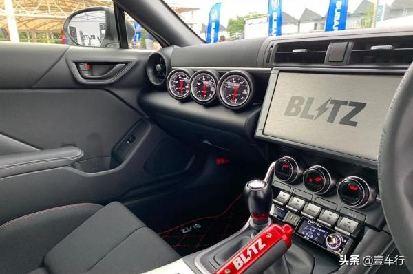 90年代JDM​的既視感,素雅外表下的GR86居然隱藏著強悍的戰鬥屬性 90年代JDM​的既視感,素雅外表下的GR86居然隱藏著強悍的戰鬥屬性