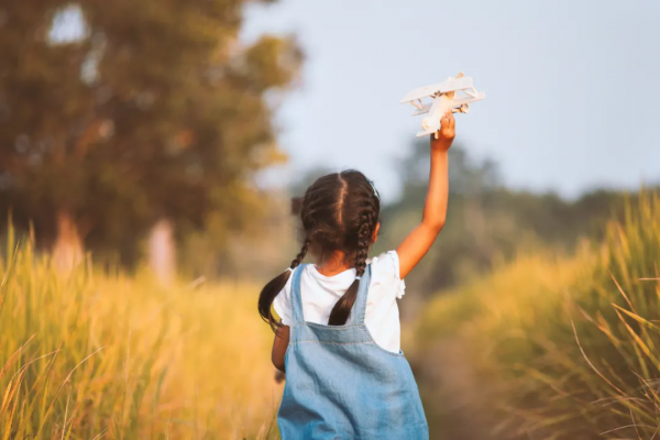 品讀 | 看小孩子走路