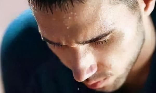 為什麼有人一動就出汗，而有的人卻很難出汗？來聽聽醫生怎麼說的