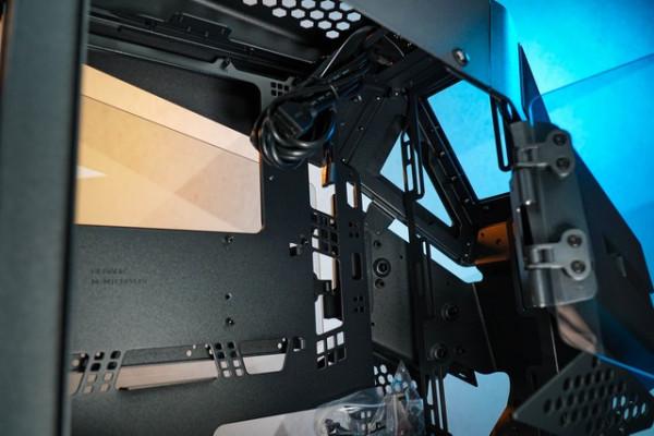 TT阿帕奇mini機箱評測：戰術武裝盡顯霸氣本色