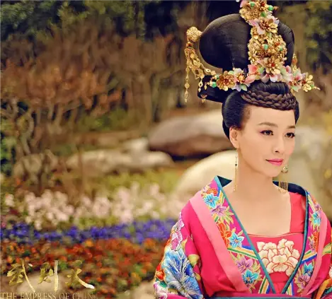 這令人窒息的審美，影視劇裡的大膽配色，只要你敢想，導演就敢配