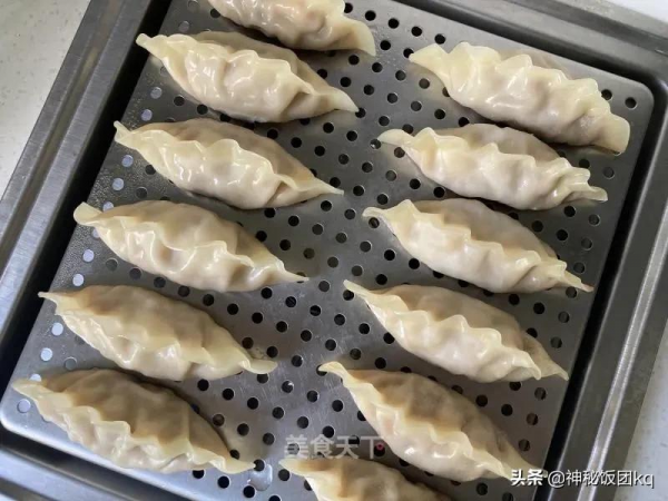 酸湯真的太有魔力了！酸爽過癮，超級下飯！熱乎乎的，太美味啦