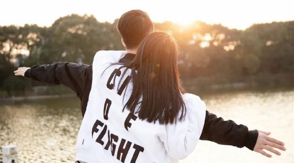 夜讀丨唯愛和善良,可抵歲月滄桑 夜讀丨唯愛和善良,可抵歲月滄桑