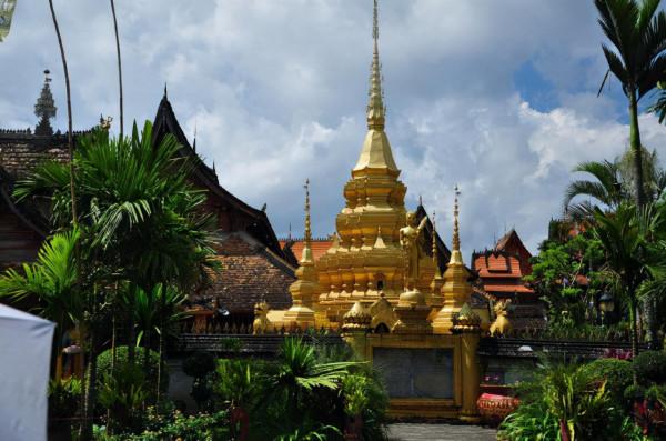 走進西雙版納傣家村寨