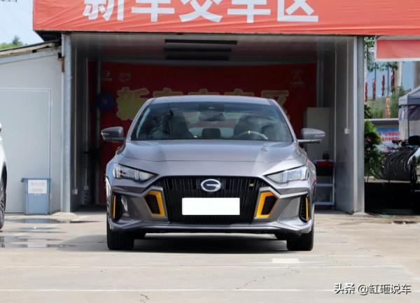 國產鋼炮影豹厲害了！配置高又豪華，加速快還有聲浪，不到13萬