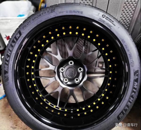 全套HKS寬體+獨特剪刀門,最帥的豐田GR Supra考慮一下? 全套HKS寬體+獨特剪刀門,最帥的豐田GR Supra考慮一下?