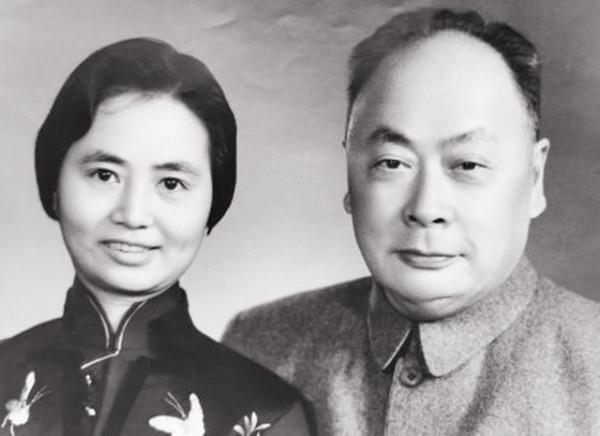 十大元帥夫人新中國成立後都擔任什麼工作，1955年有幾人授銜