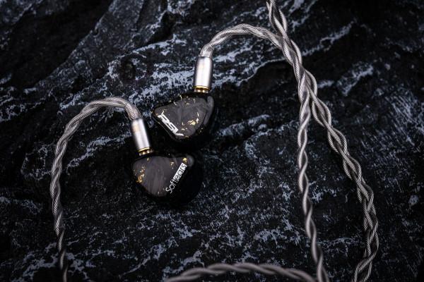 一根非常潤FI的純銀線丨自帶雙針遮蔽的ddHIFI Nyx