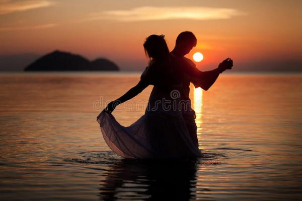 鑽塔下的華爾茲 鑽塔下的華爾茲