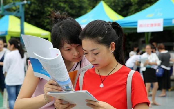 未來女生合適的幾個職業，就業前景好薪資待遇高，選擇時別大意