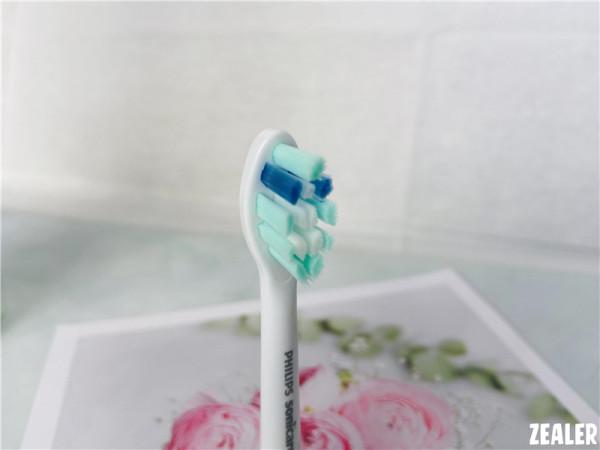 流動潔力 輕鬆刷牙-飛利浦電動牙刷HX6760-機皇款