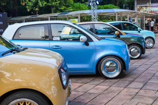 小車不是苟且，是詩和遠方的田野