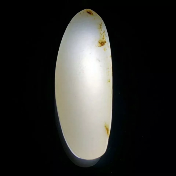 為何羊脂白玉能穩坐和田玉之王的地位？