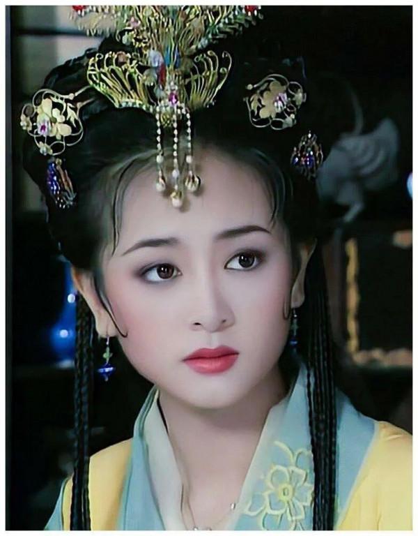 演皇帝多次張鐵林，演皇后翻紅涓子，演皇子出名劉瑞瑞，經典角色