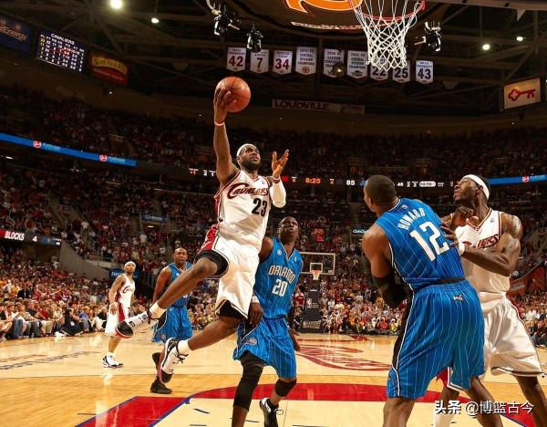 NBA歷史地位之爭：為何媒體更認可詹姆斯，球員教練更推崇科比？