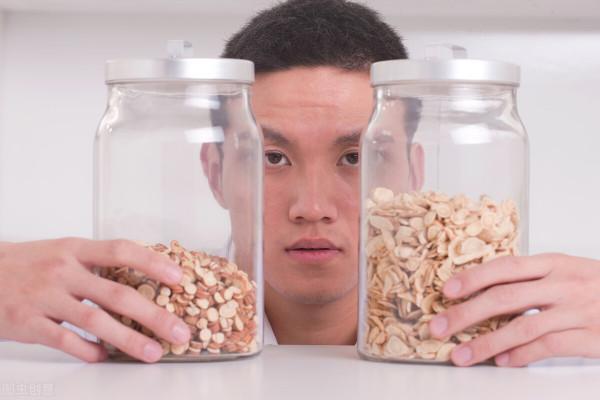 老年人吃保健品有用嗎？別再被騙！遠離5類保健品，省錢又安全