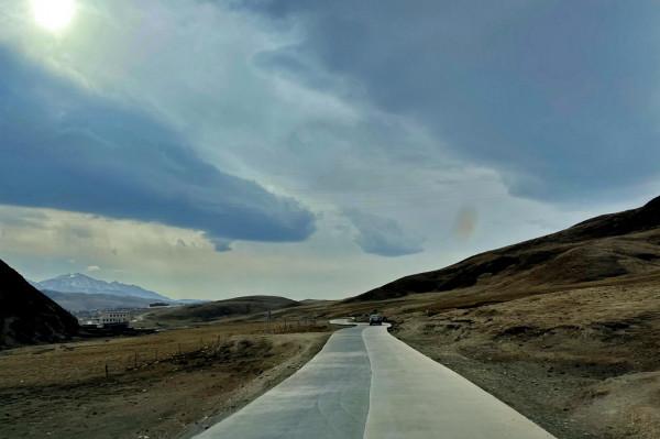 為啥去西藏？一個月內兩次前往，看山看水看人，最後感悟你認可嗎