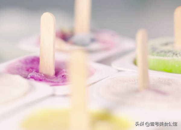 用酸奶做一款水果冰淇淋，美味營養又解饞，大人小孩都愛吃