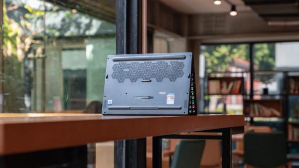 戰術後仰!什麼是真正的輕薄遊戲本?微星幻影 15 詳測告訴你 戰術後仰!什麼是真正的輕薄遊戲本?微星幻影 15 詳測告訴你