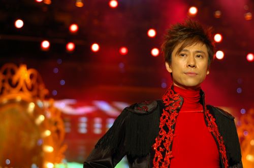 提攜章子怡，連登14次春晚，“初代男神”解曉東如今過得怎麼樣？
