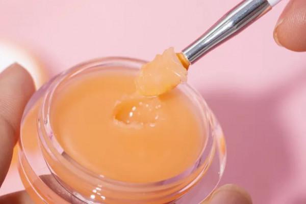 別撕嘴皮子了！死皮、唇紋全不見