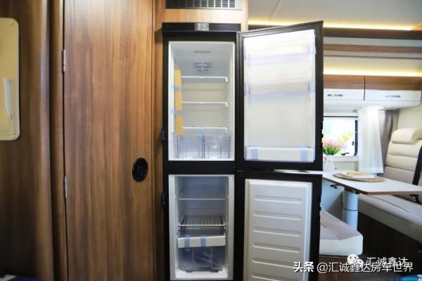 新款家用級大客廳房車來了!6座3床佈局溫馨,出去玩還能睡多人!​ 新款家用級大客廳房車來了!6座3床佈局溫馨,出去玩還能睡多人!​