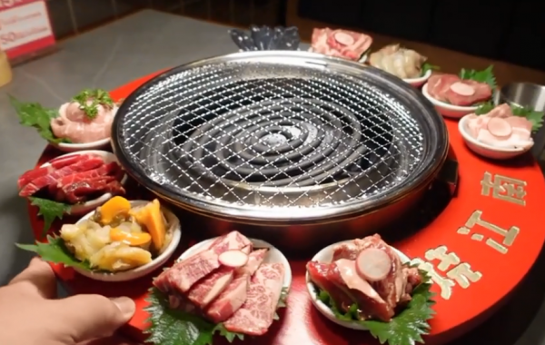 黃曉明開的烤肉店，曾排隊5小時才吃上，如今沒人排隊，隨到隨吃