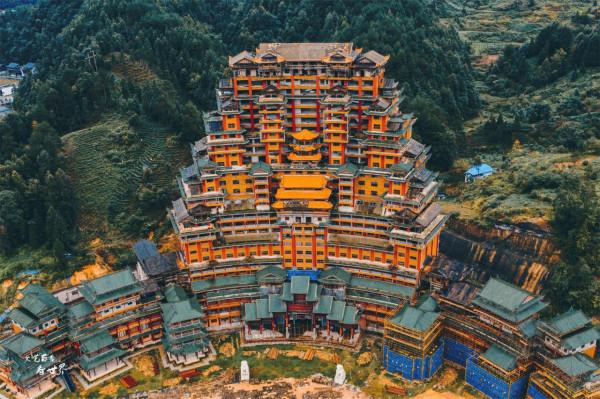 貴州一貧困縣,舉債2億建“天下第一水司樓”,是拆是留引人關注 貴州一貧困縣,舉債2億建“天下第一水司樓”,是拆是留引人關注