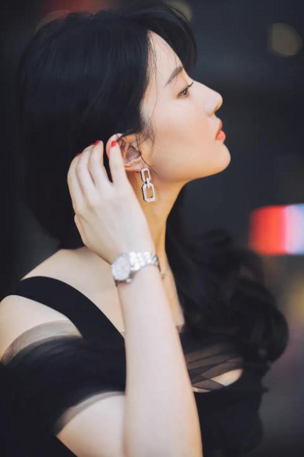 劉亦菲年度最佳裙裝，清水出芙蓉，天然去雕飾，清純唯美