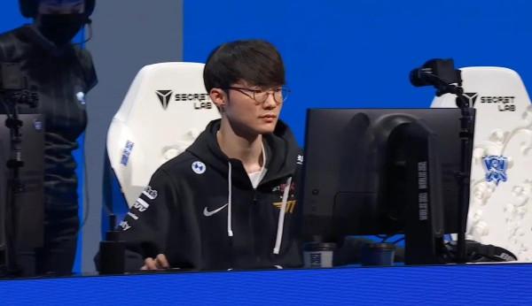 被EDG領先1萬碾壓後，Faker崩潰，不願離開座椅