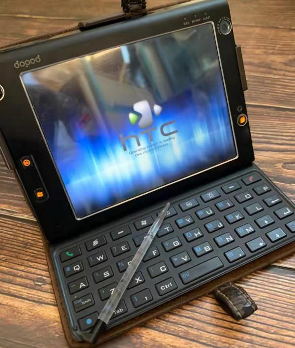 十年前一萬塊的HTC U1000，如今淪為400元“電子垃圾”