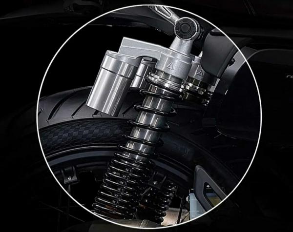 英倫風格復古RE3和本田中排量街車CB400F,綜合對比如何選? 英倫風格復古RE3和本田中排量街車CB400F,綜合對比如何選?