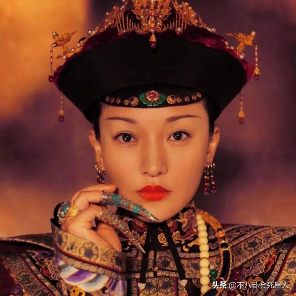 放過觀眾眼睛吧！42歲張無忌，40歲大學生，中年扮嫩太要命