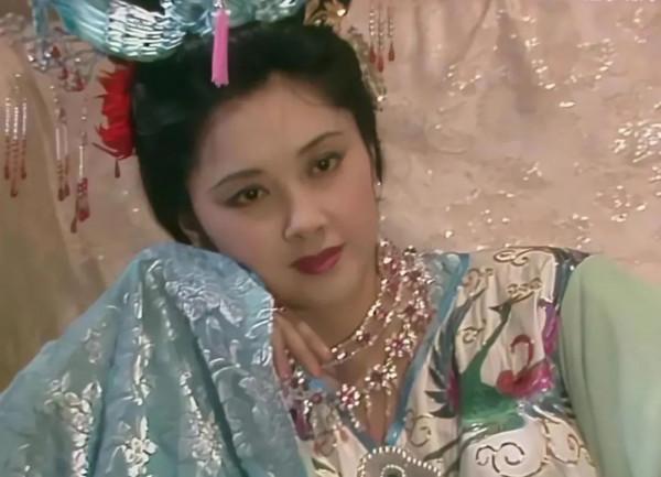 10位內地古裝美人今昔對比，有人曾鋃鐺入獄，有人因太美險被毀容