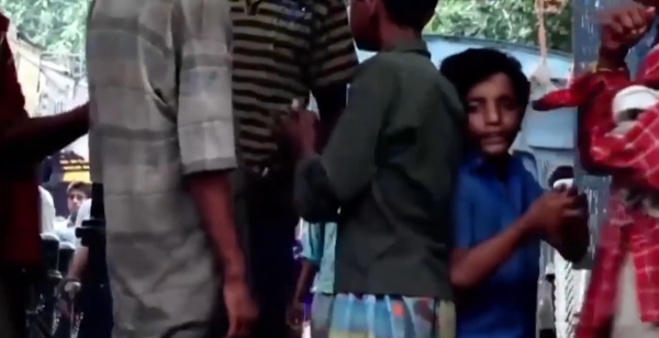 生在印度有多慘？1億多孩子無法上學，從小就要打工賺錢