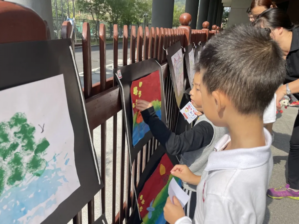 厲害了我的國，伊頓孩子獻禮祖國