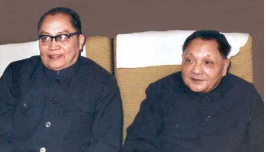 他是原國安部部長，21歲參加革命，官至正部級，1985年卻被免職