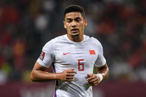 帶著除顫器的埃裡克森依舊是英超搶手貨